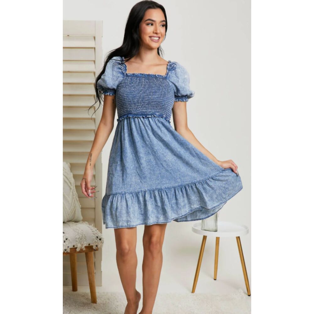 GeeGee Acid Wash Denim Smocked Puff Sleeve Mini Dress - Size 2X 💙✨